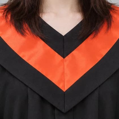 學士服橘披肩 AI 示意裁切圖