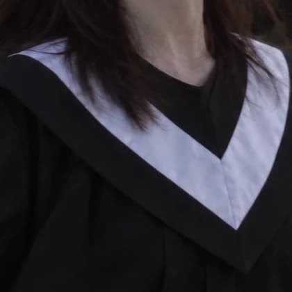 學士服白披肩 AI 示意裁切圖